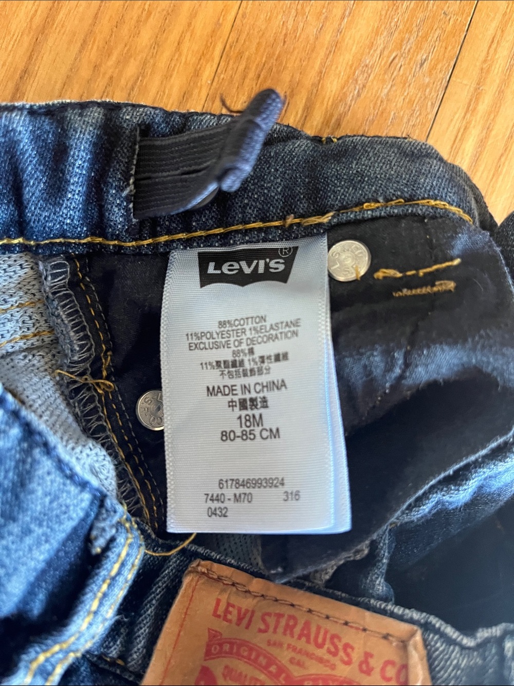 Levi's baby jeans 18 months - Picture 3 of 3